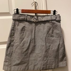 H&M Women A line short Skirt With Belt Size 6
